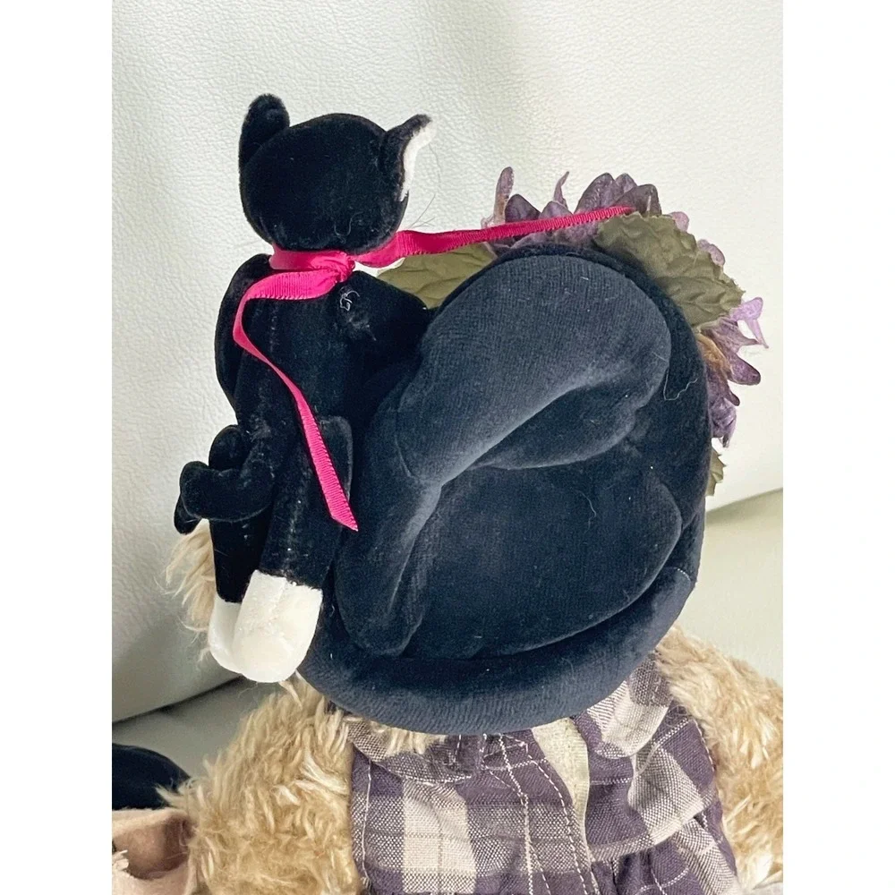 Bearington Collection Bear Holding Cats 15